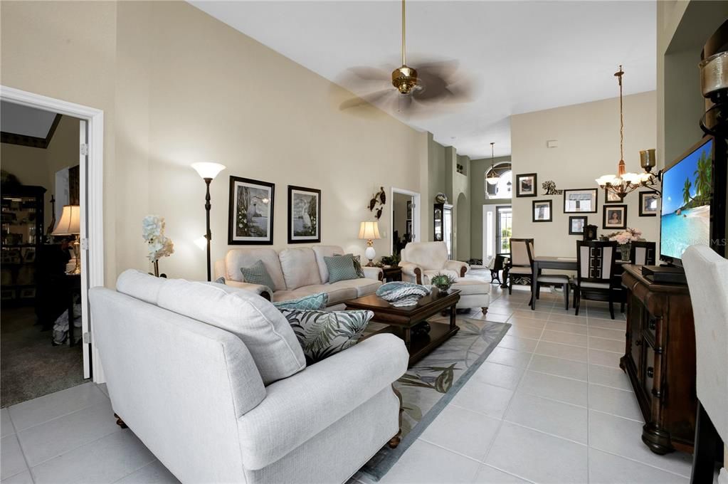 For Sale: $425,000 (2 beds, 2 baths, 1877 Square Feet)