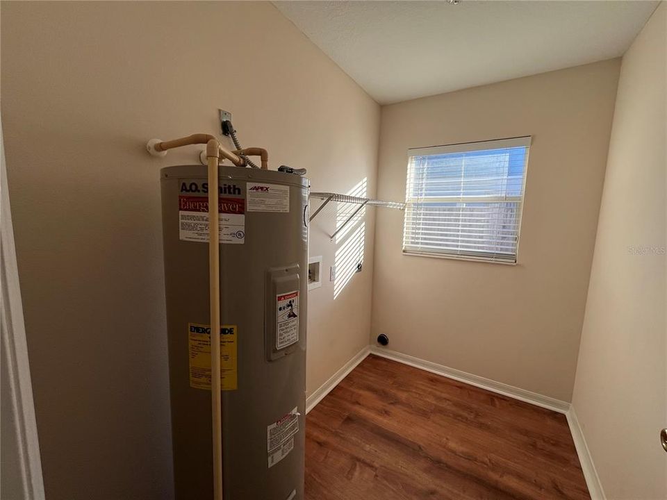 laundry room -washer/dryer hookups