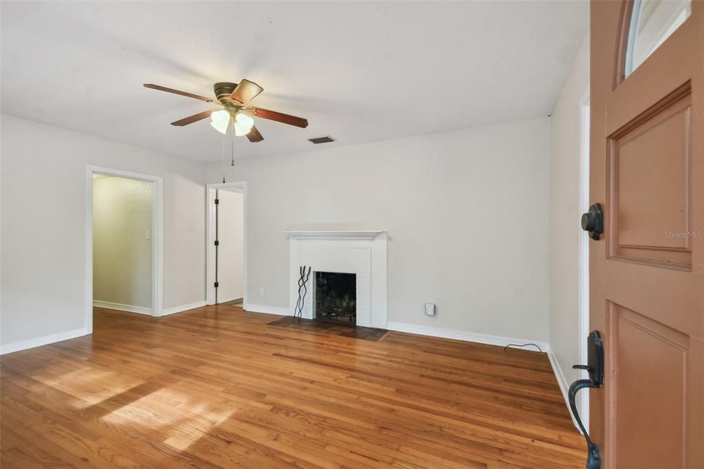 Living room with Fireplace