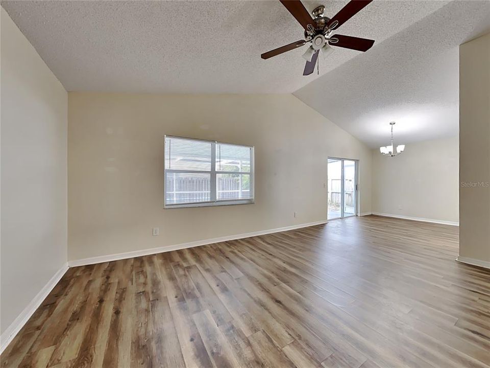 For Rent: $2,050 (3 beds, 2 baths, 1256 Square Feet)