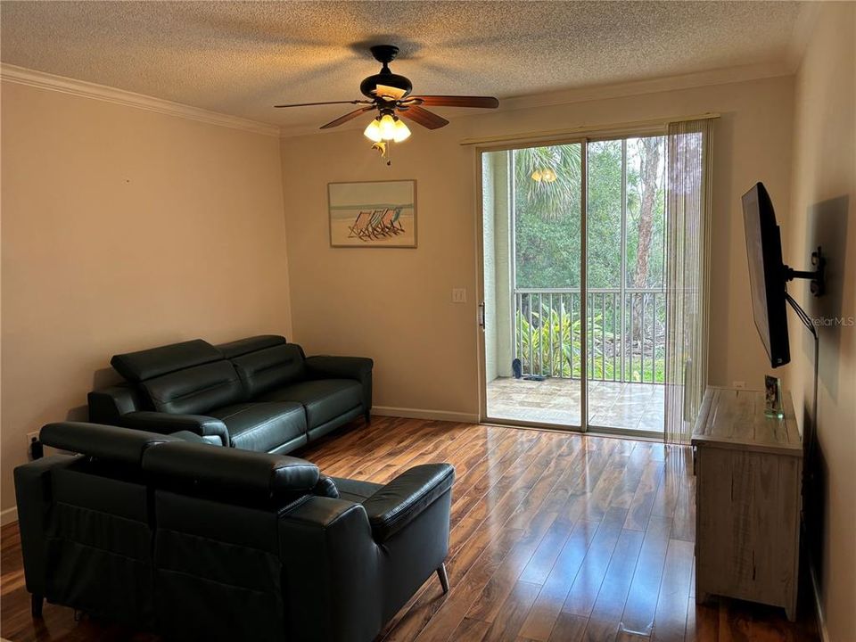 For Rent: $2,995 (3 beds, 3 baths, 1559 Square Feet)