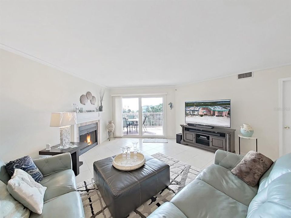 For Sale: $849,900 (2 beds, 2 baths, 1400 Square Feet)