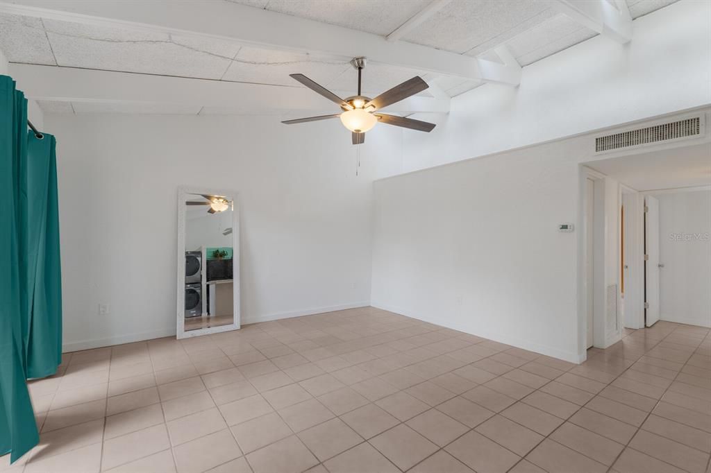 Large great room with new ceiling fan