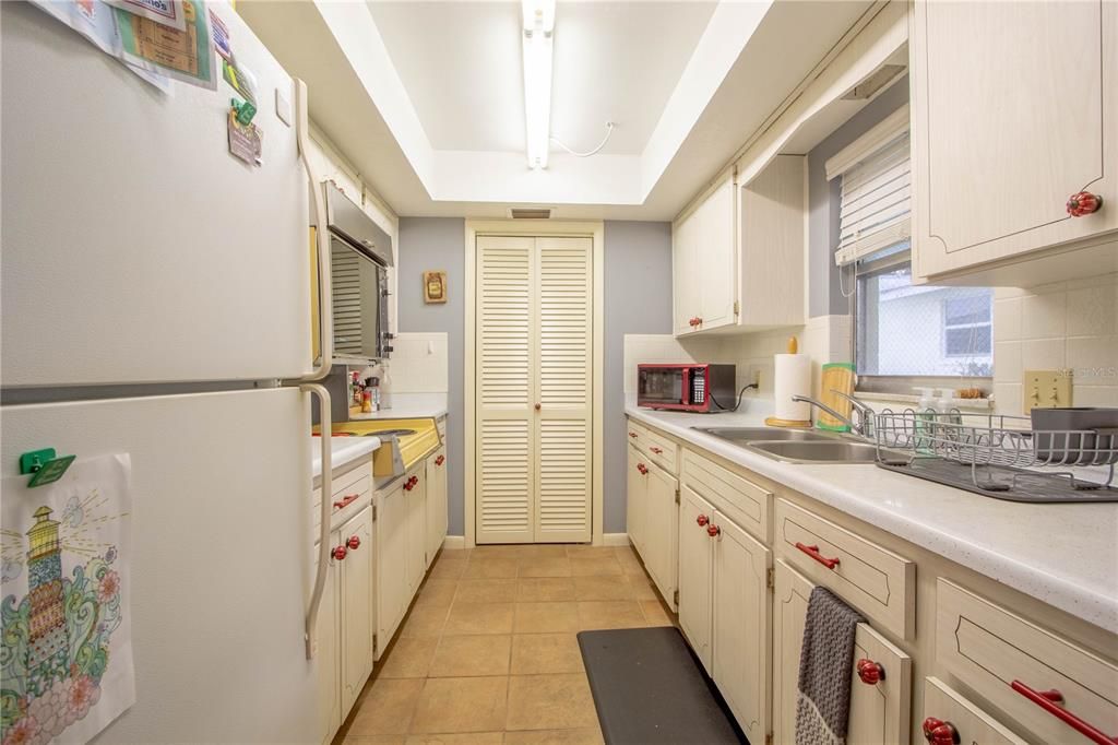 For Sale: $123,456 (2 beds, 1 baths, 1016 Square Feet)