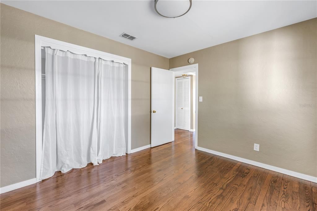 For Sale: $349,900 (3 beds, 2 baths, 1268 Square Feet)