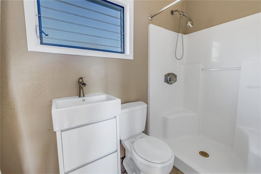 For Sale: $349,900 (3 beds, 2 baths, 1268 Square Feet)