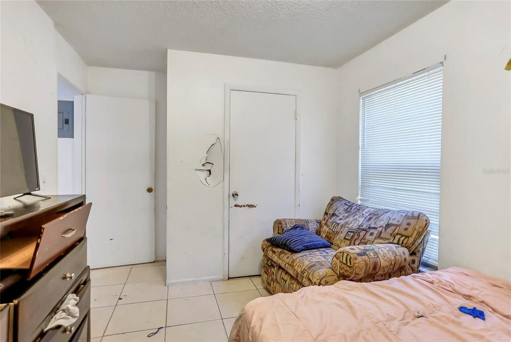 Unit 2: 2 Beds & 1 Bath