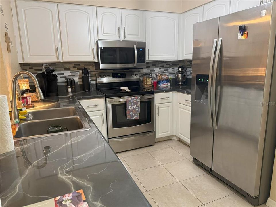 For Sale: $261,900 (3 beds, 2 baths, 1326 Square Feet)