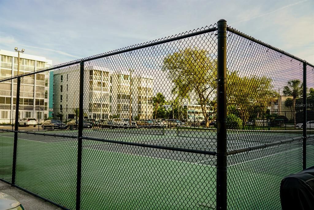 Tennis/Pickelball court