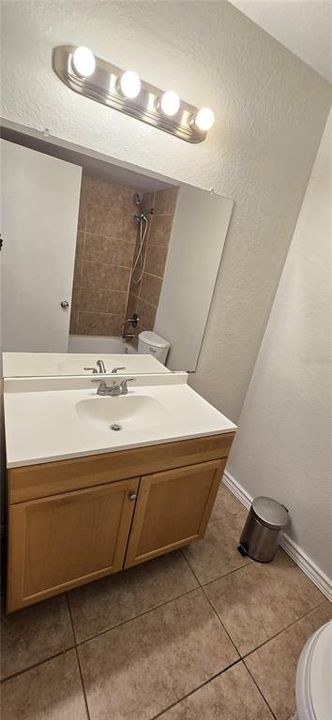 For Sale: $190,000 (2 beds, 2 baths, 829 Square Feet)