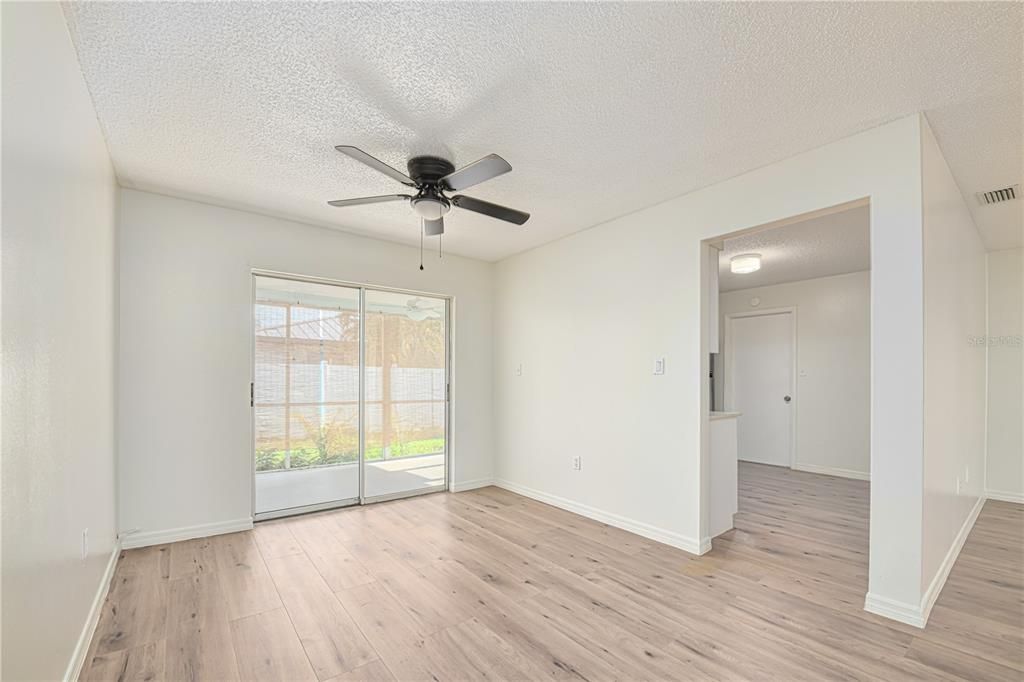 For Sale: $249,500 (2 beds, 2 baths, 1101 Square Feet)