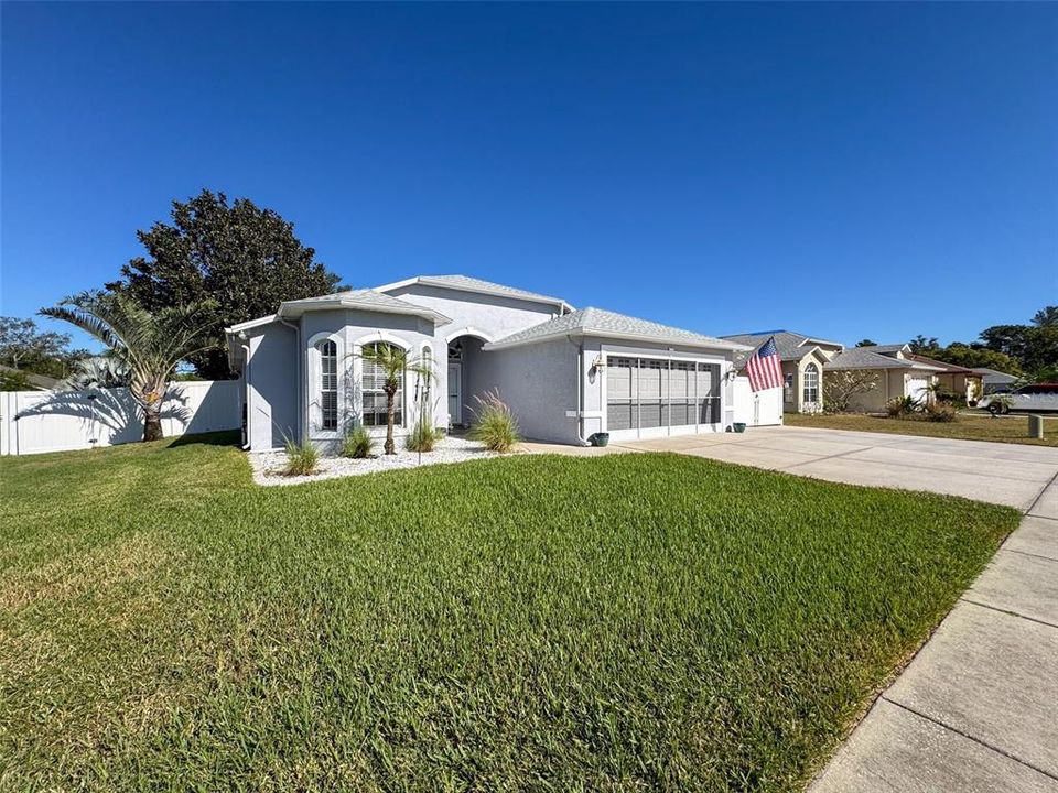 For Sale: $299,900 (3 beds, 2 baths, 1432 Square Feet)