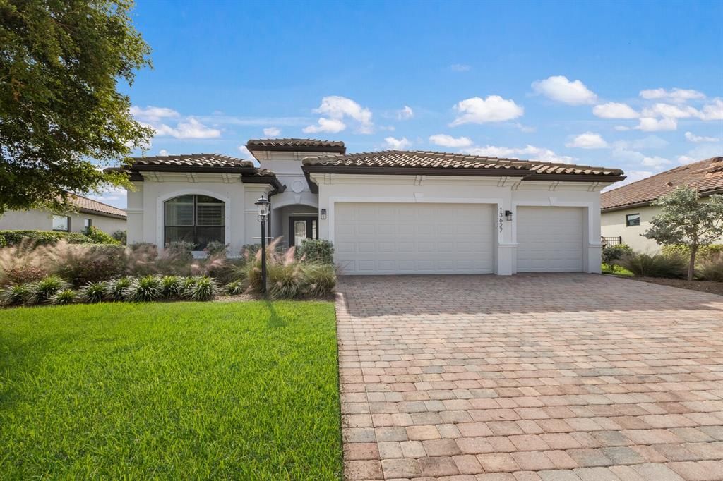 For Sale: $664,900 (4 beds, 2 baths, 2268 Square Feet)