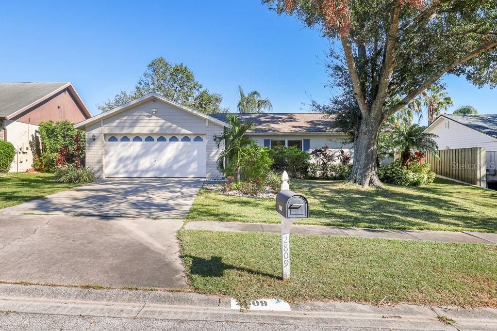 For Sale: $425,000 (3 beds, 2 baths, 1418 Square Feet)