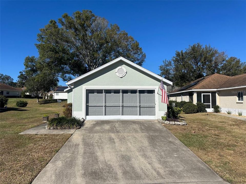 For Sale: $220,000 (2 beds, 2 baths, 1062 Square Feet)