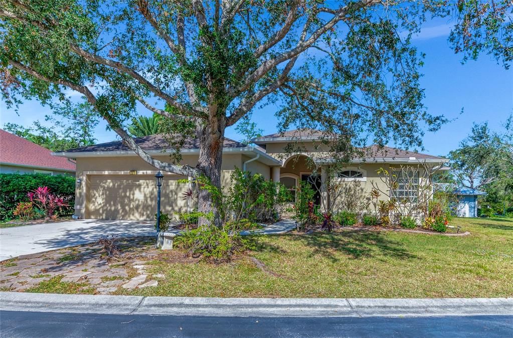 For Sale: $695,000 (3 beds, 3 baths, 2511 Square Feet)