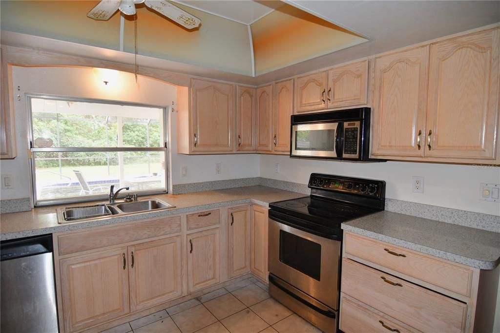 For Sale: $229,900 (3 beds, 2 baths, 1480 Square Feet)