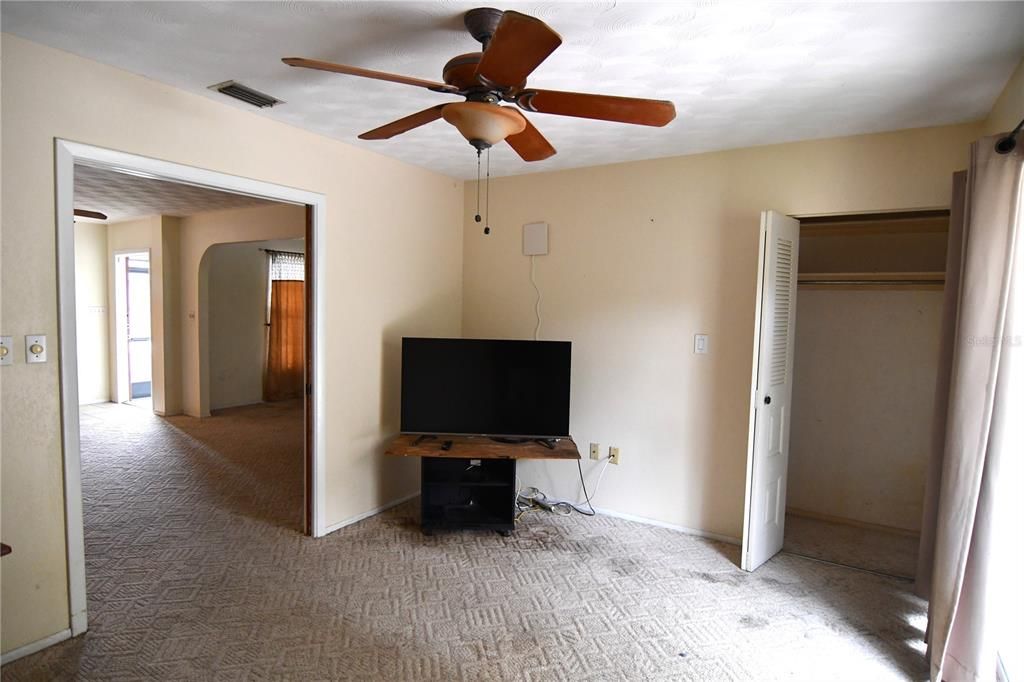 For Sale: $229,900 (3 beds, 2 baths, 1480 Square Feet)