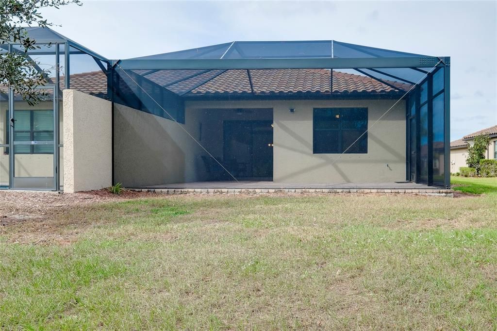 Enclosed Caged Lanai w/pavers