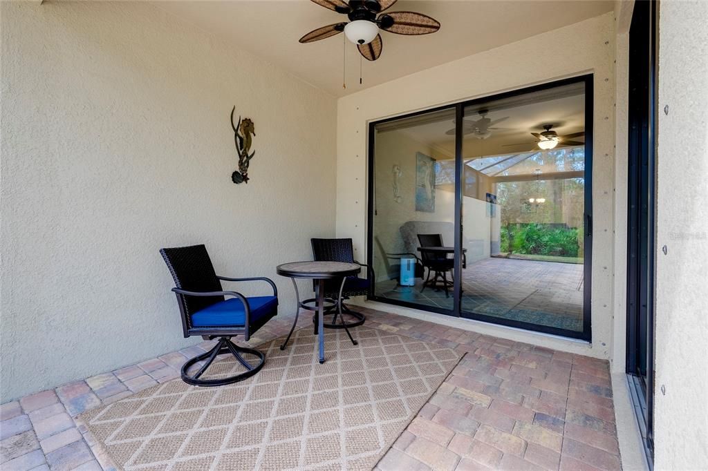 Enclosed Caged Lanai w/pavers