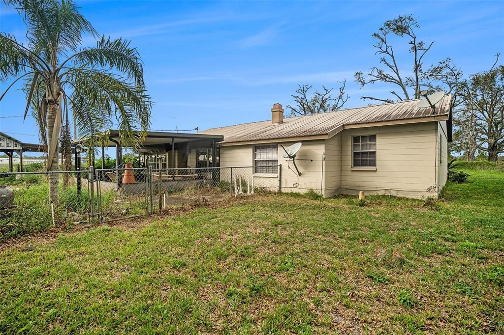 For Sale: $800,000 (3 beds, 2 baths, 1761 Square Feet)