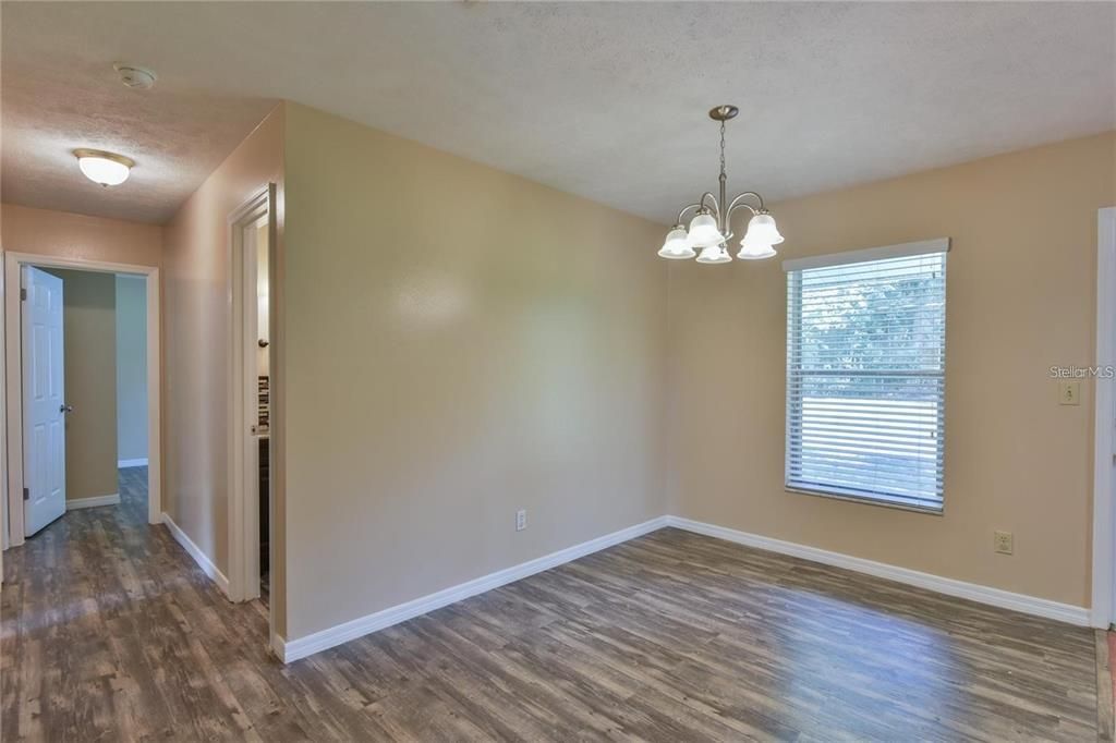 For Rent: $1,585 (3 beds, 2 baths, 1109 Square Feet)