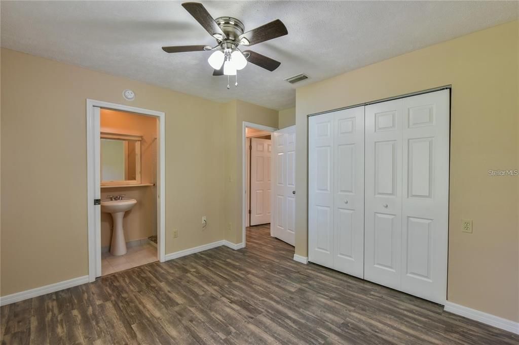 For Rent: $1,585 (3 beds, 2 baths, 1109 Square Feet)