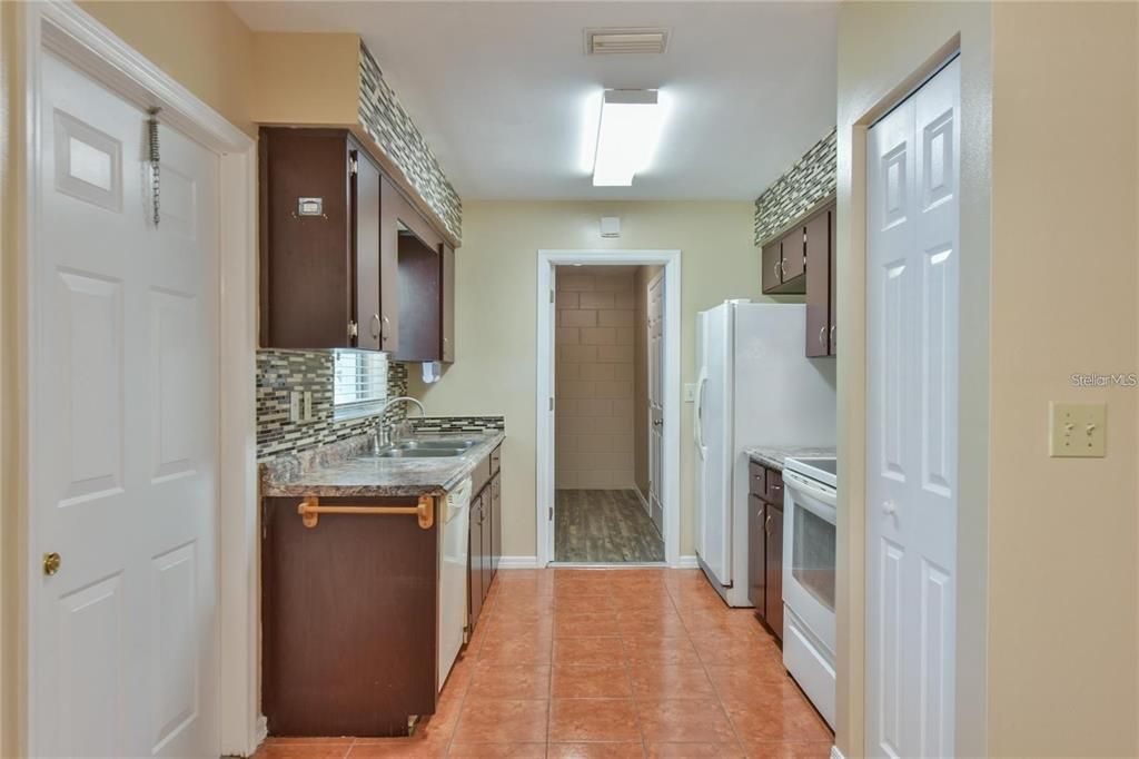 For Rent: $1,585 (3 beds, 2 baths, 1109 Square Feet)