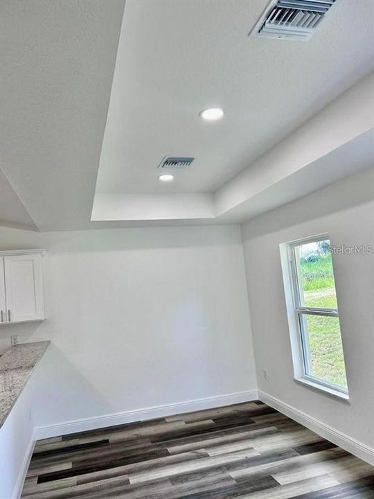 Kitchen & Dining Area