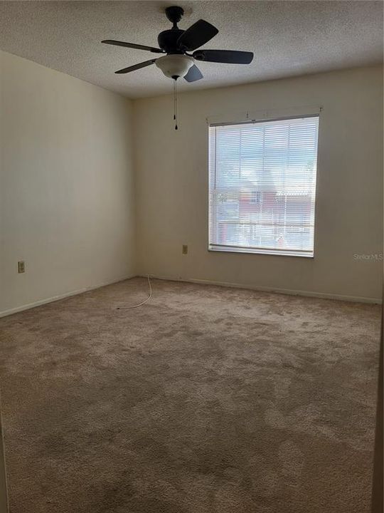 For Rent: $1,600 (2 beds, 1 baths, 820 Square Feet)