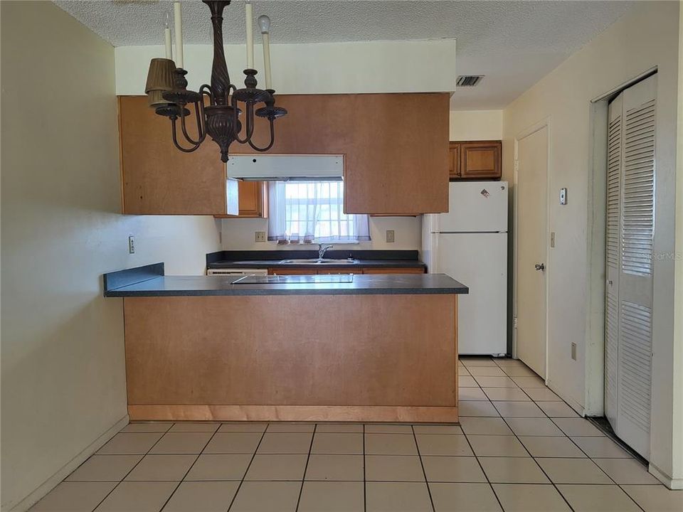 For Rent: $1,600 (2 beds, 1 baths, 820 Square Feet)