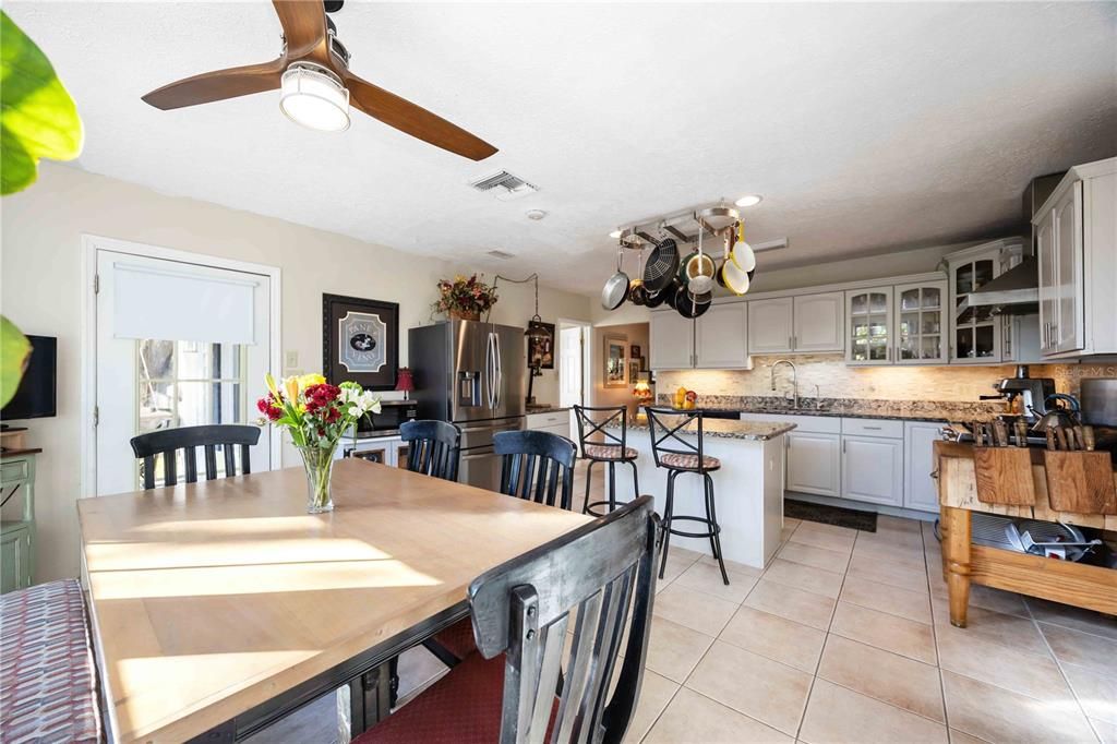 Ceiling fan in the kitchen-dining room