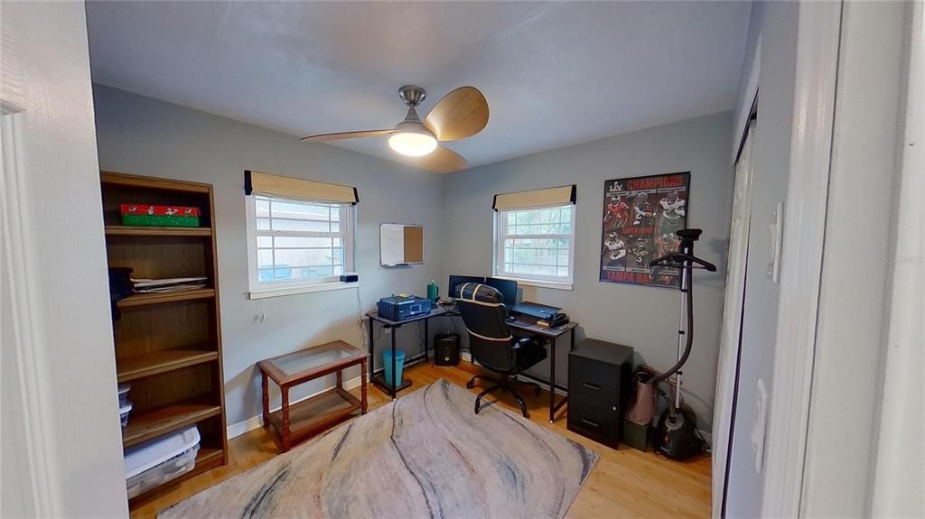 For Sale: $330,000 (2 beds, 1 baths, 1044 Square Feet)