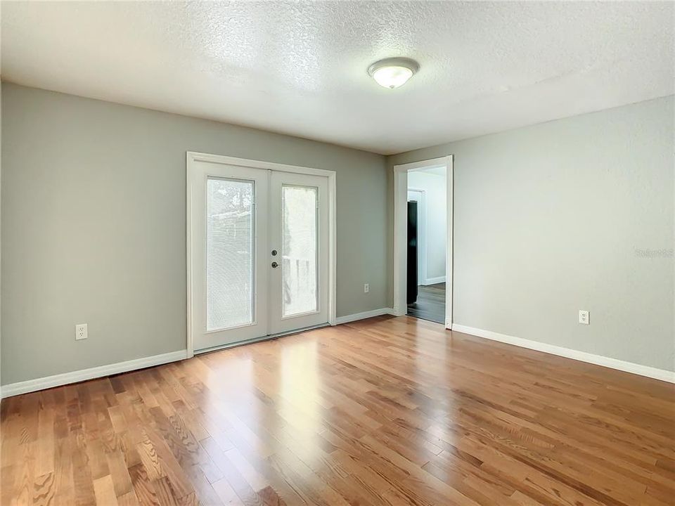 For Rent: $2,600 (3 beds, 1 baths, 1361 Square Feet)