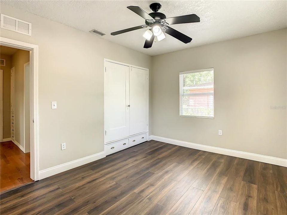 For Rent: $2,600 (3 beds, 1 baths, 1361 Square Feet)