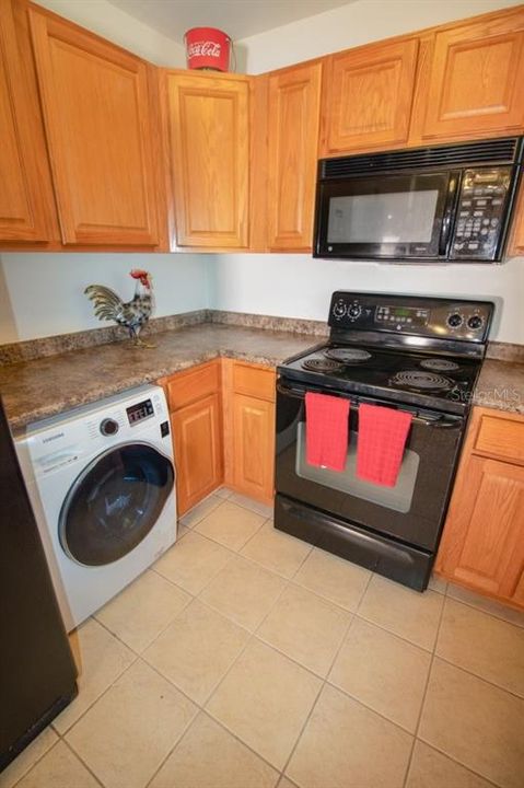 For Sale: $112,700 (1 beds, 1 baths, 799 Square Feet)