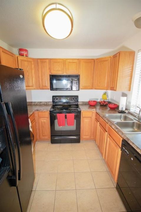 For Sale: $112,700 (1 beds, 1 baths, 799 Square Feet)