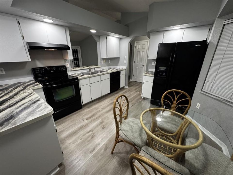 For Sale: $269,900 (3 beds, 2 baths, 1204 Square Feet)