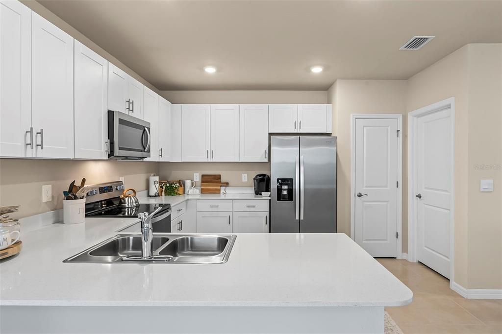 For Sale: $324,500 (2 beds, 2 baths, 1516 Square Feet)