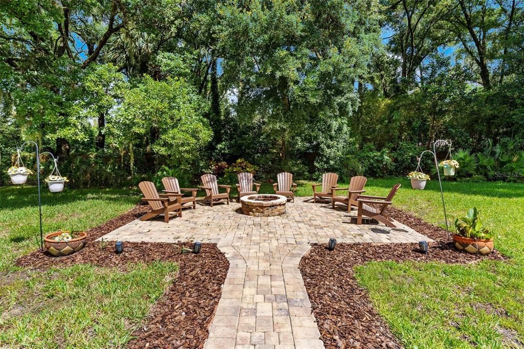 Outdoor Patio Area with Firepit