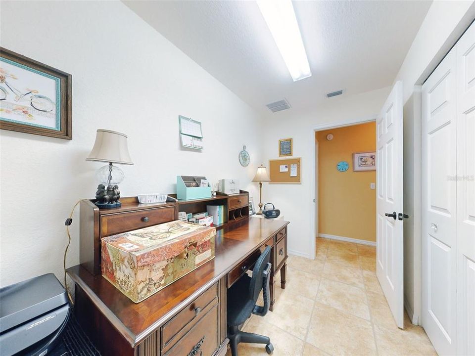 For Sale: $269,900 (2 beds, 2 baths, 1555 Square Feet)