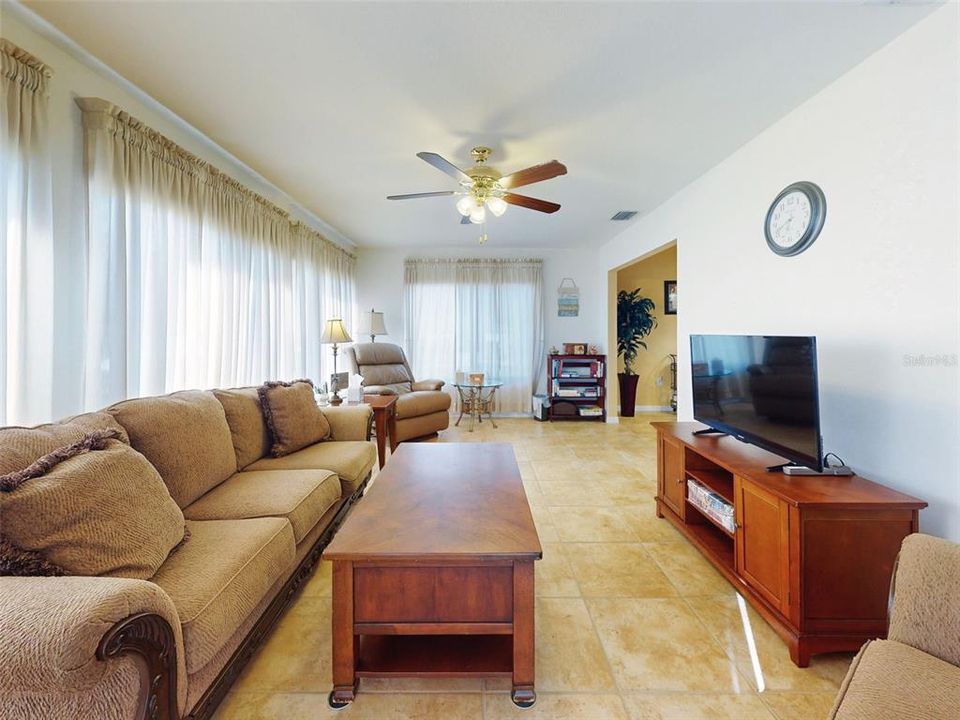 For Sale: $269,900 (2 beds, 2 baths, 1555 Square Feet)