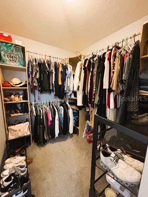 walk-in-closet