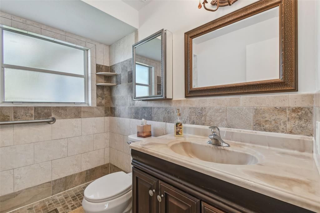 Active With Contract: $369,900 (2 beds, 1 baths, 1190 Square Feet)