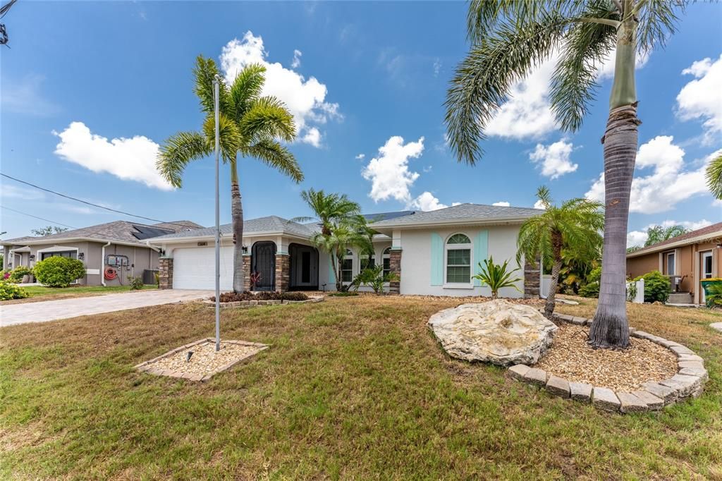 For Sale: $664,999 (4 beds, 2 baths, 2703 Square Feet)