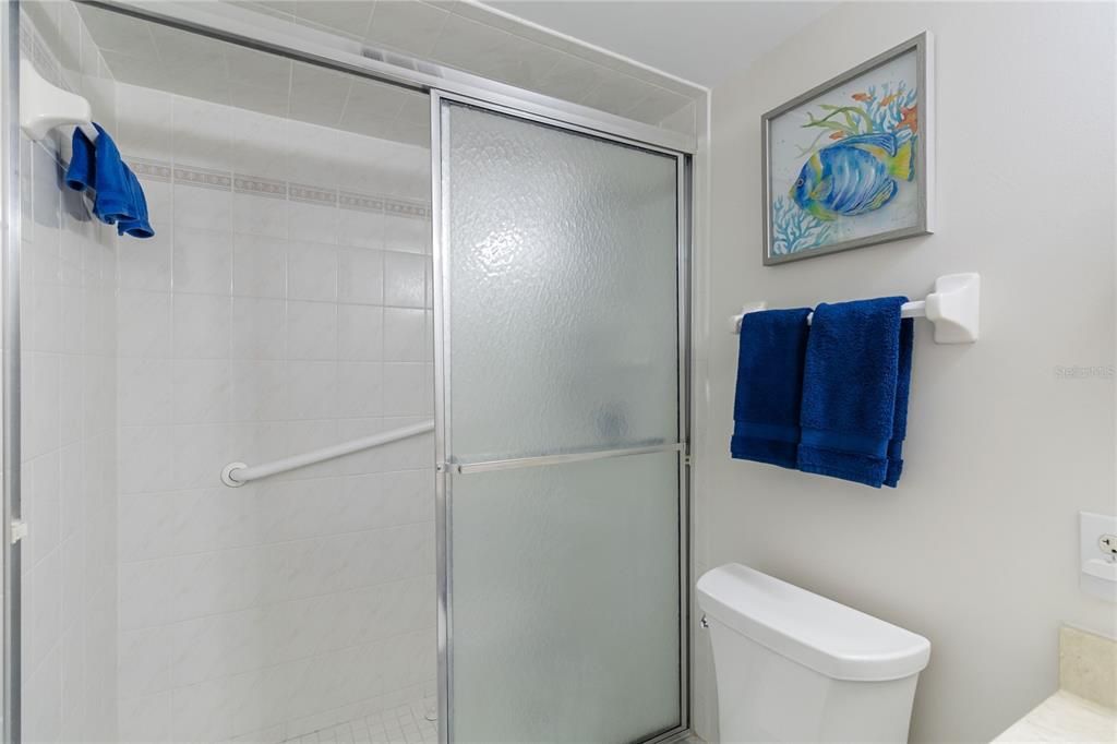 For Sale: $449,000 (2 beds, 2 baths, 944 Square Feet)