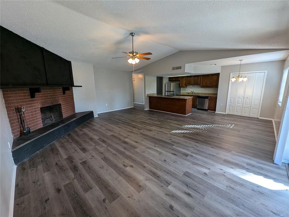 For Sale: $229,500 (3 beds, 2 baths, 1485 Square Feet)