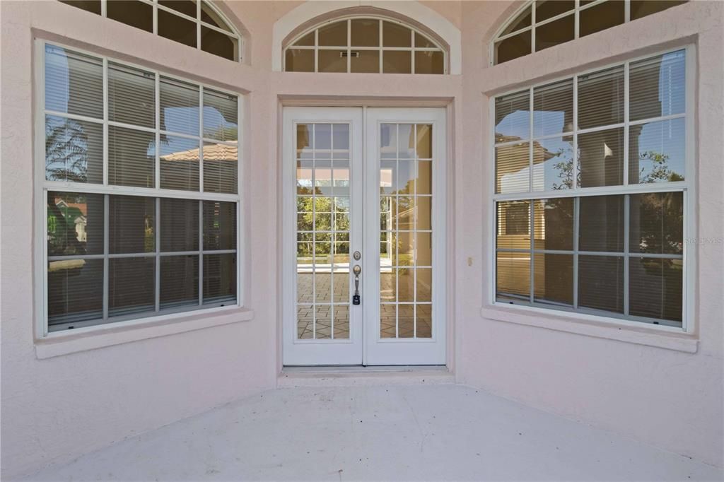 Spacious entrance with transom windows