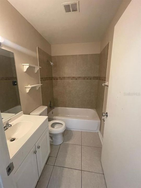 For Rent: $1,150 (2 beds, 1 baths, 777 Square Feet)