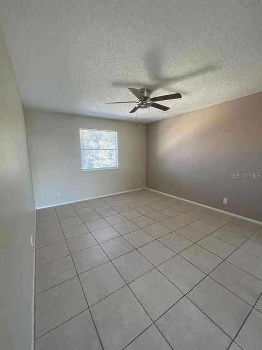 For Rent: $1,150 (2 beds, 1 baths, 777 Square Feet)